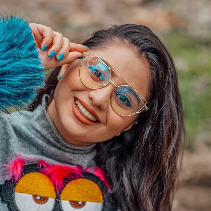 Taylor Singh, Client Relations Director, discussing corporate gifting strategy with business clients